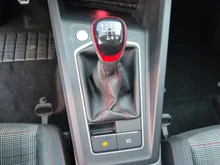 VW Golf GTI in Deep Black Perleffekt