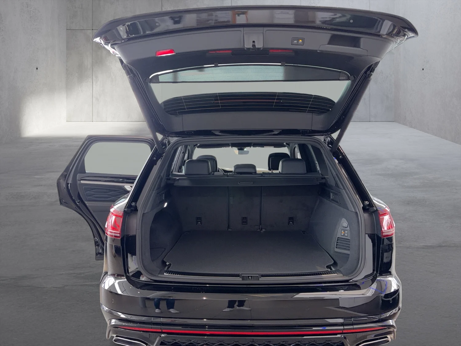 Bild eines VW Touareg R-Line TDI 4M. Final Edition