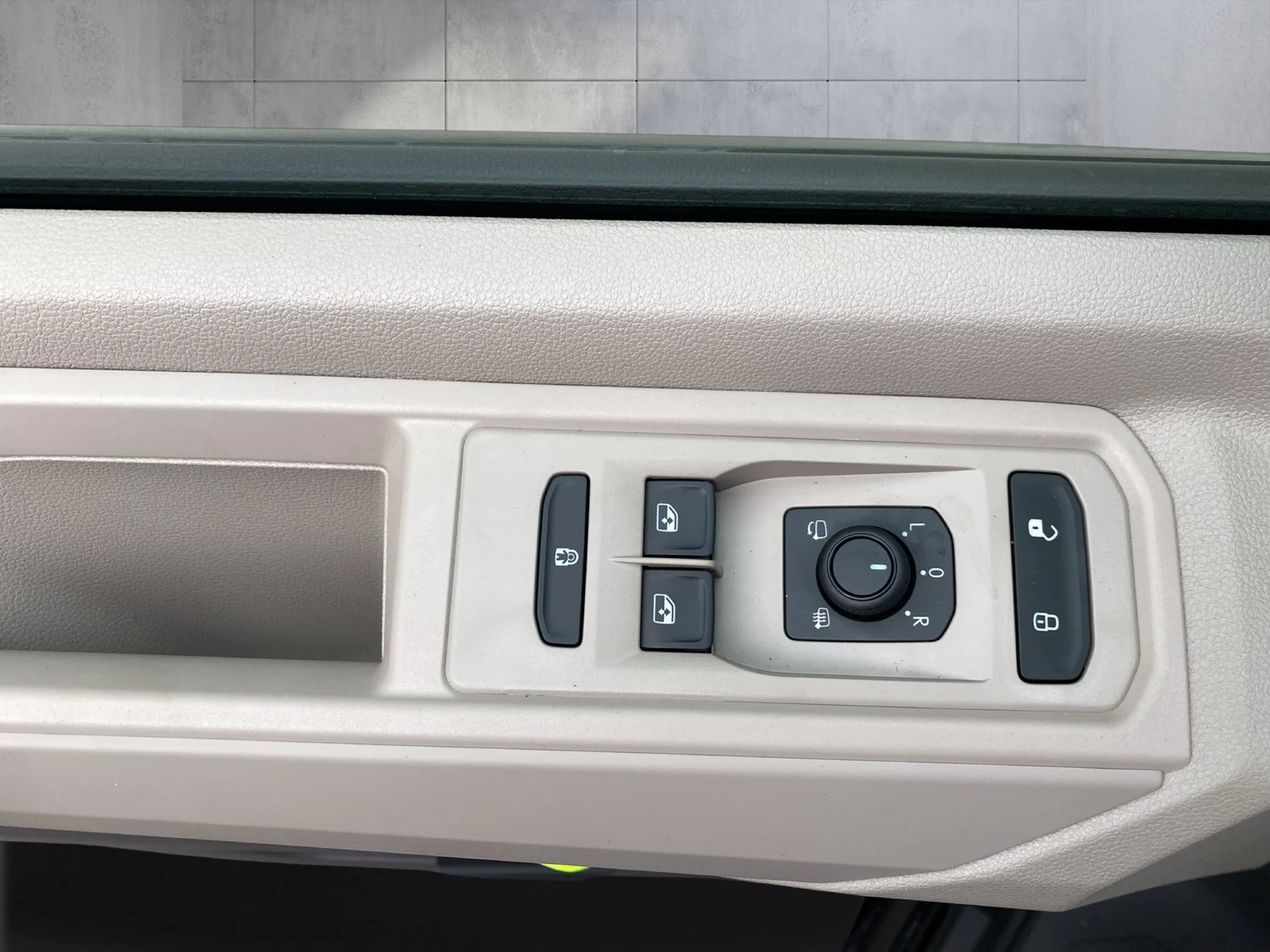 Bild eines VW California Beach eHybrid 180 kW 4M