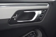 Porsche Macan in dolomitsilbermetallic