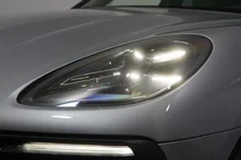 Porsche Macan in dolomitsilbermetallic