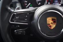 Porsche Macan in dolomitsilbermetallic