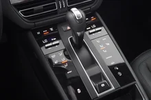 Porsche Macan in dolomitsilbermetallic