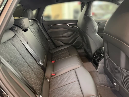 Bild eines Audi A6 Limousine quattro TDI 220 kW