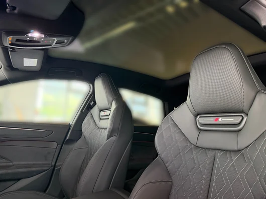 Bild eines Audi A6 Limousine quattro TDI 220 kW