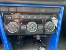 VW T-Roc Design TDI 4MOTION DSG in Ravenna Blue-Weiß