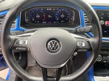 VW T-Roc Design TDI 4MOTION DSG in Ravenna Blue-Weiß