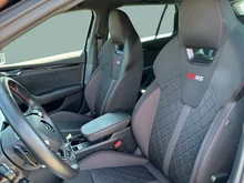 Škoda Octavia Combi RS TDI DSG in Black-Magic Perleffekt