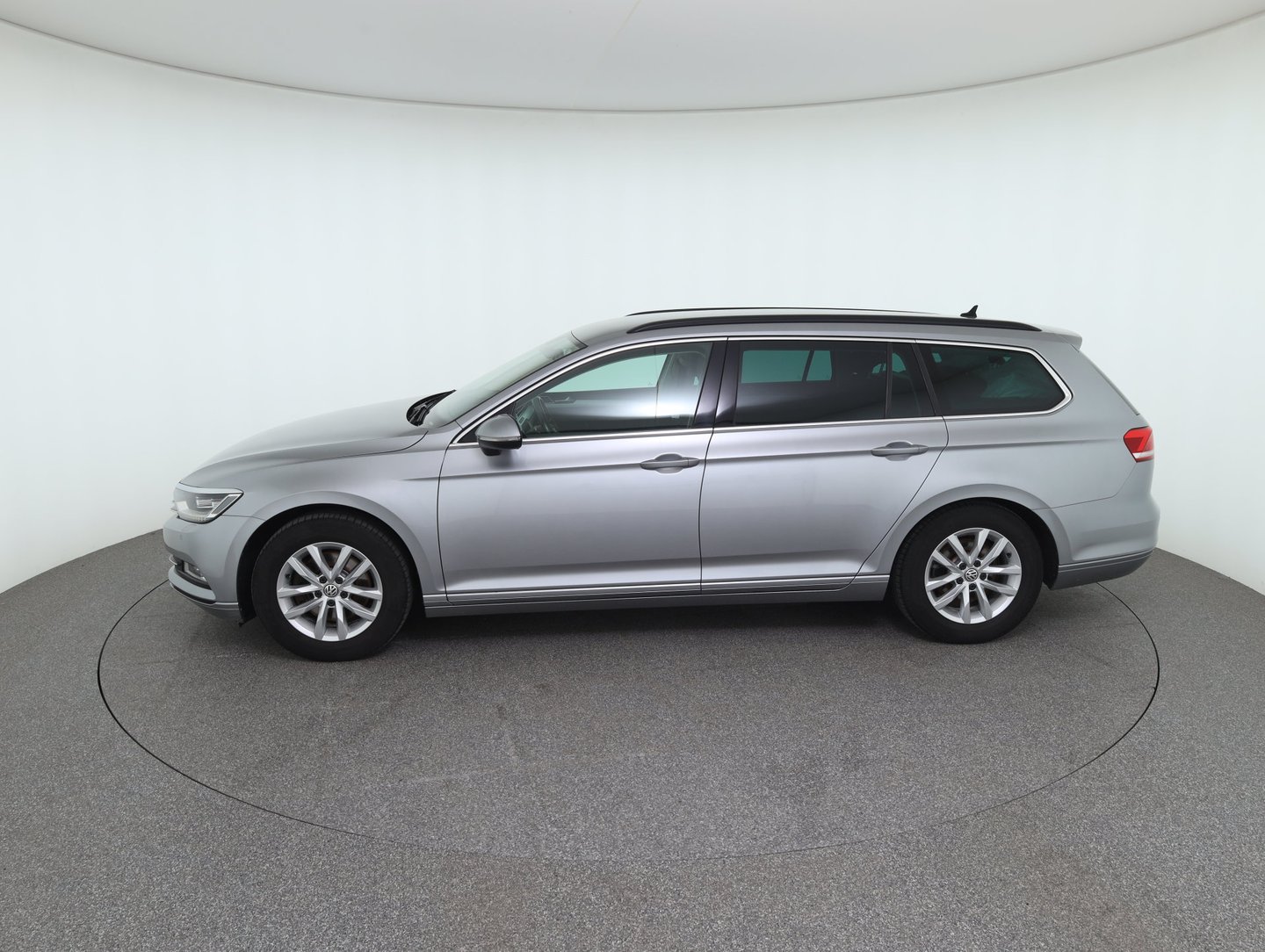 VW Passat Variant Comfortline TDI | Bild 8 von 32