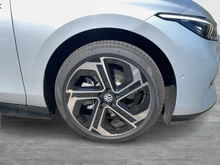 VW ID.7 Tourer GTX 4MOTION 250kW Business in Scale Silver Metallic Dach Schwarz