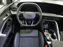 Audi Q5 SUV TDI quattro 150 kW in Mythosschwarz Metallic