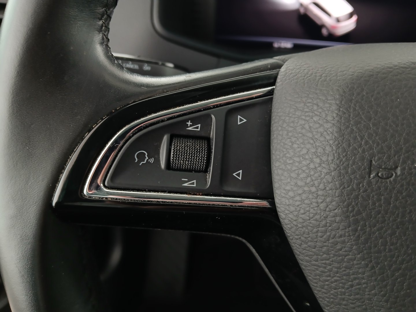 Škoda KAROQ Style Limited TDI DSG | Bild 16 von 31