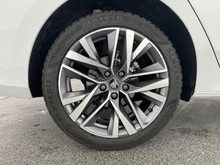 Škoda Octavia Combi Selection TSI in Moon-Weiß Metallic