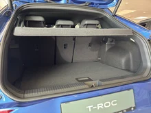 VW T-Roc R-Line eTSI DSG in Celestial Blue Dach Black Uni