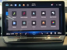 VW T-Roc R-Line eTSI DSG in Celestial Blue Dach Black Uni