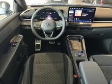 VW T-Roc R-Line eTSI DSG in Celestial Blue Dach Black Uni