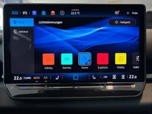 VW T-Roc R-Line eTSI DSG in Celestial Blue Dach Black Uni