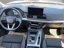 Audi Q5 40 TDI quattro in MYTHOSSCHWARZ METALLIC