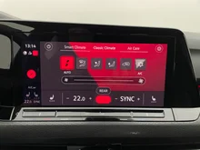VW Golf GTI DSG in 2T Deep Black Perleffekt