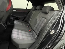 VW Golf GTI DSG in 2T Deep Black Perleffekt