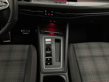 VW Golf GTI DSG in 2T Deep Black Perleffekt