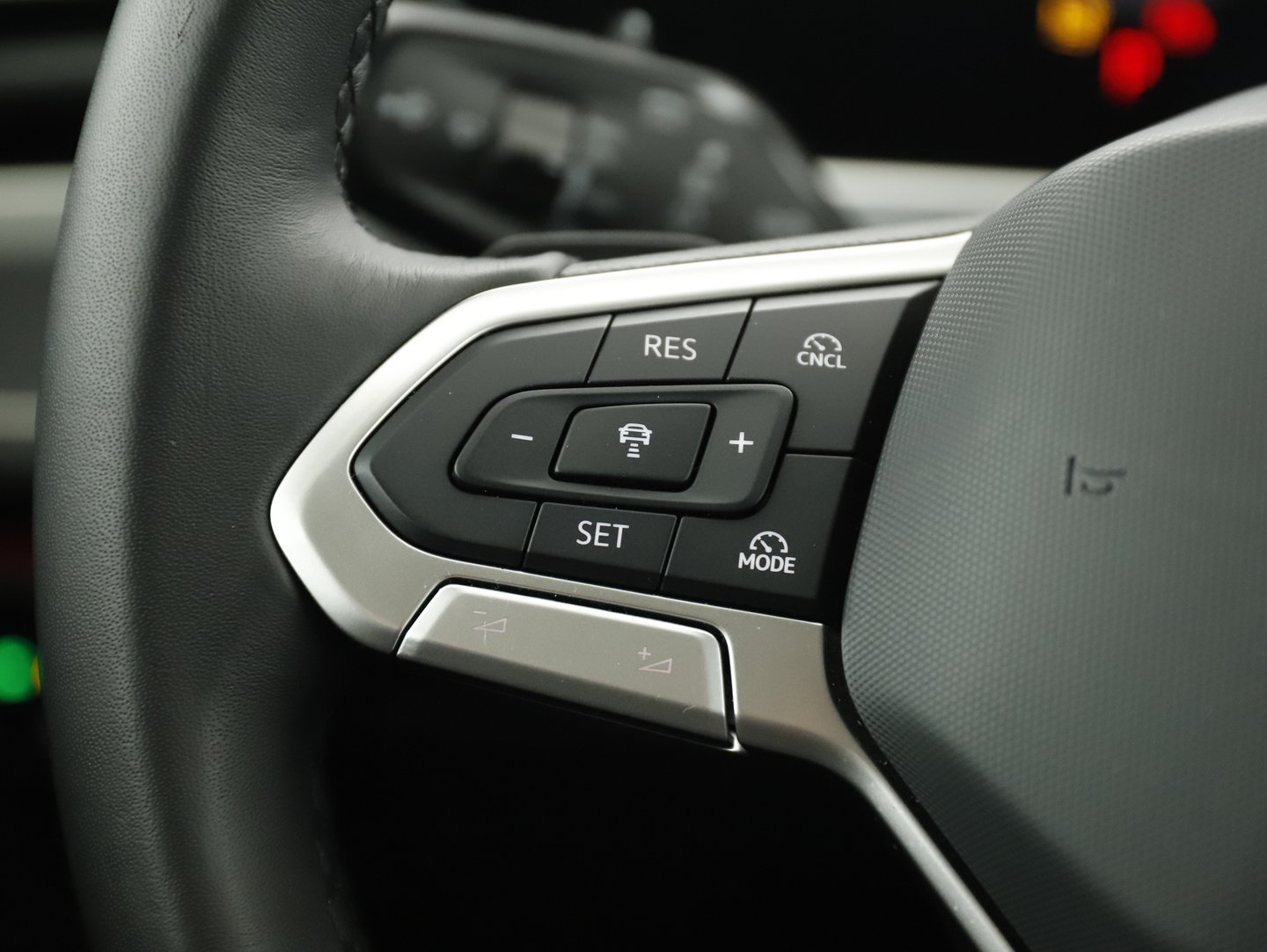 VW Passat Variant Elegance TDI DSG | Bild 17 von 31