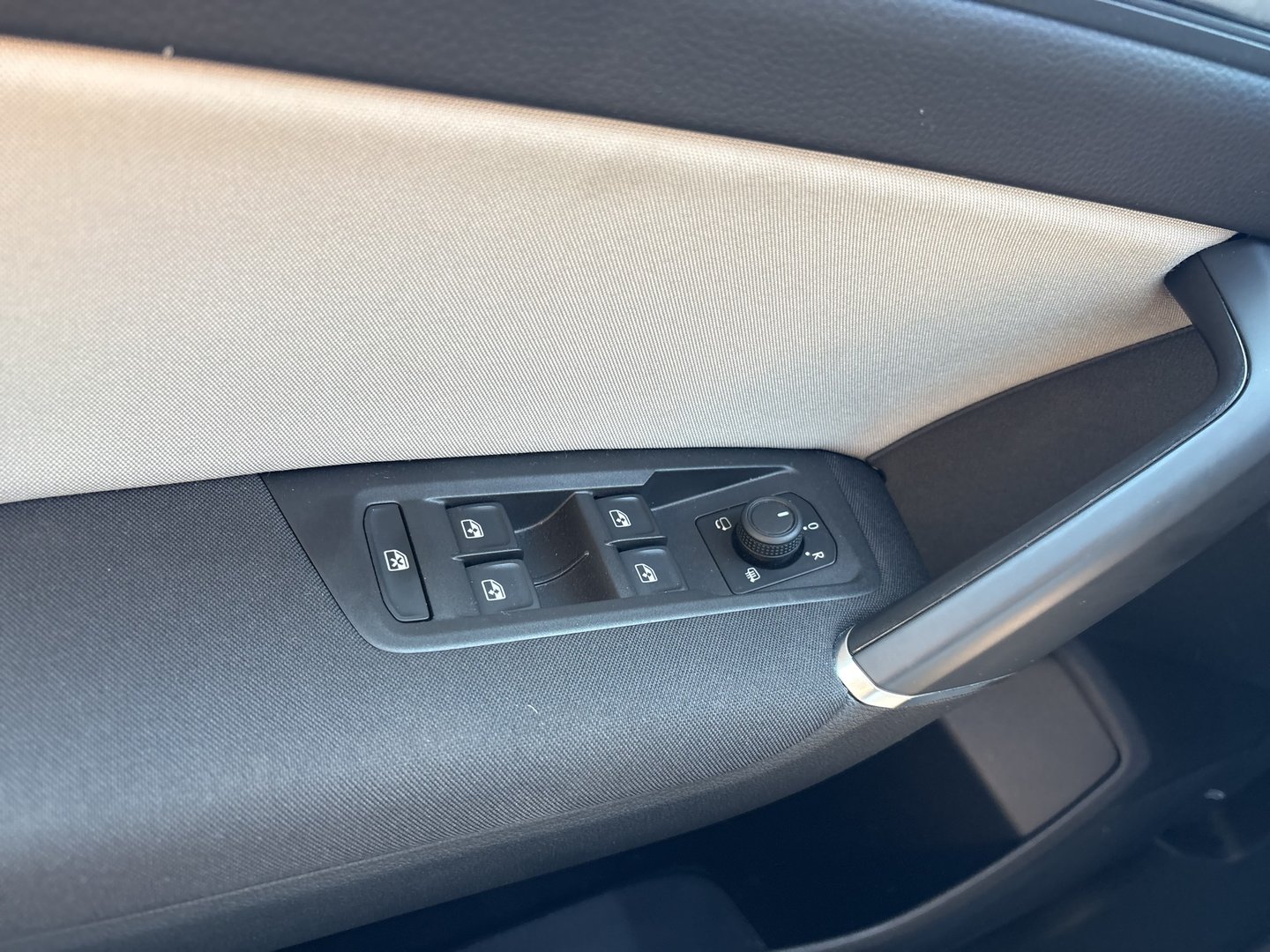 VW Touran Life TSI DSG | Bild 8 von 26