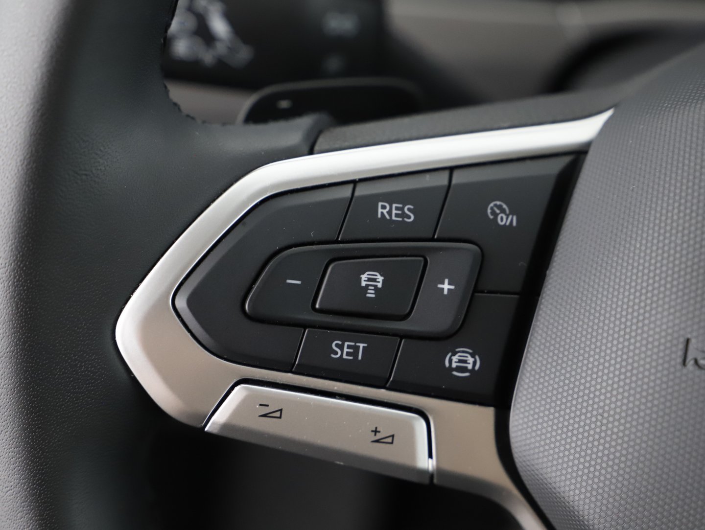 VW Touran Life TSI DSG | Bild 13 von 26