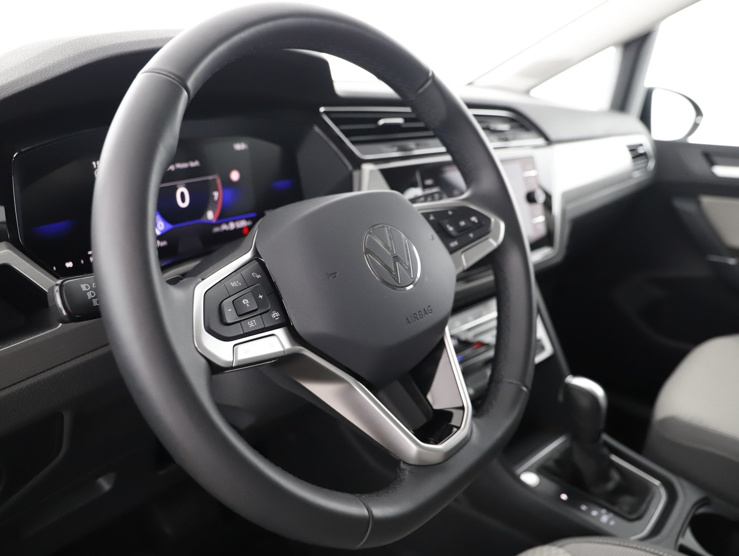 VW Touran Life TSI DSG | Bild 11 von 26