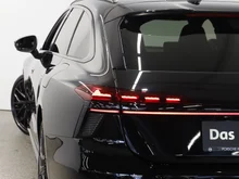 Audi A6 Avant e-hybrid quattro 270 kW in Mythosschwarz Metallic