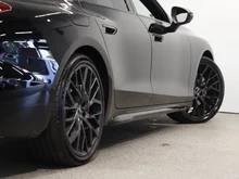 Audi A6 Avant e-hybrid quattro 270 kW in Mythosschwarz Metallic