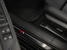 Audi A6 Avant e-hybrid quattro 270 kW in Mythosschwarz Metallic