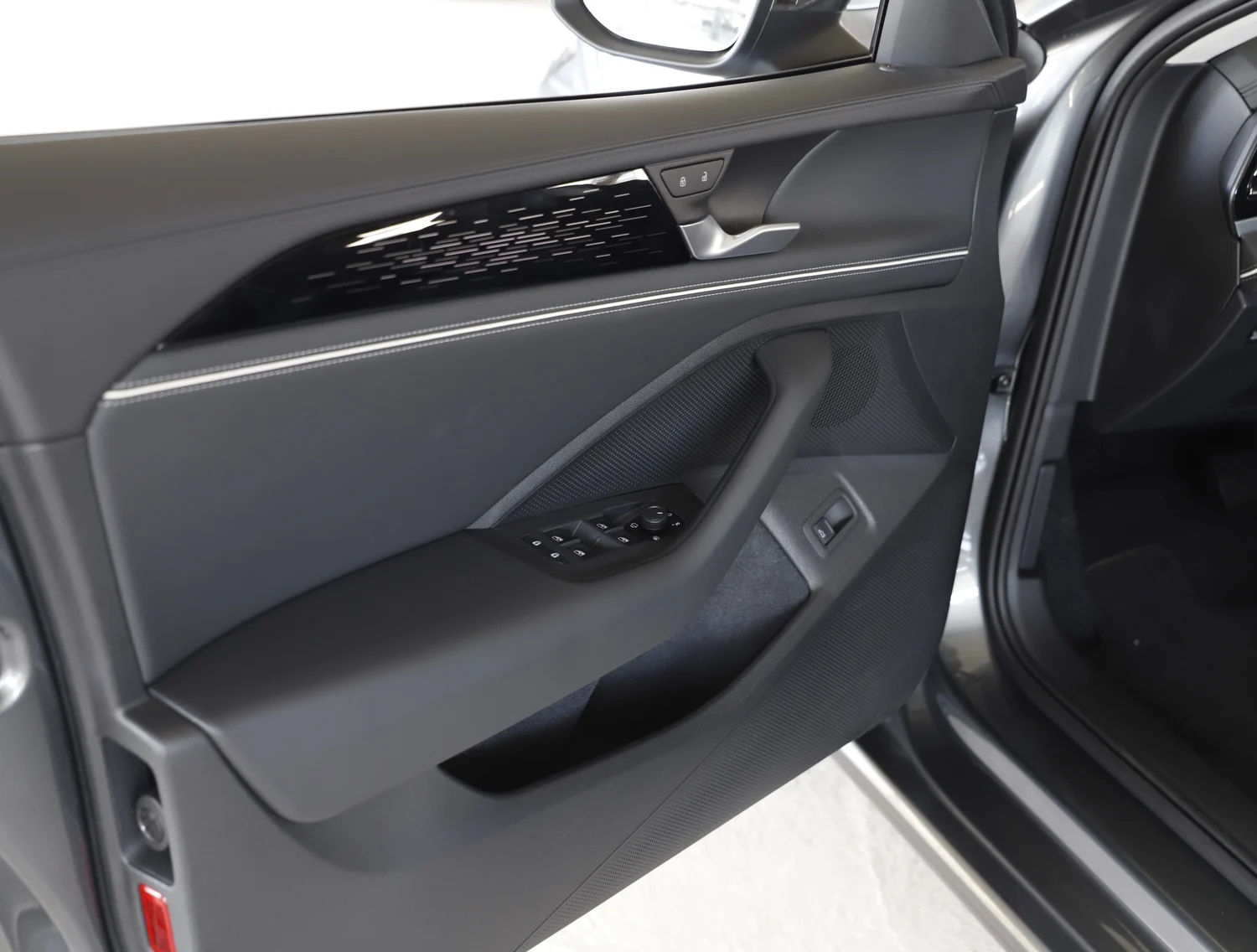 Bild eines VW Passat Variant Business eTSI DSG