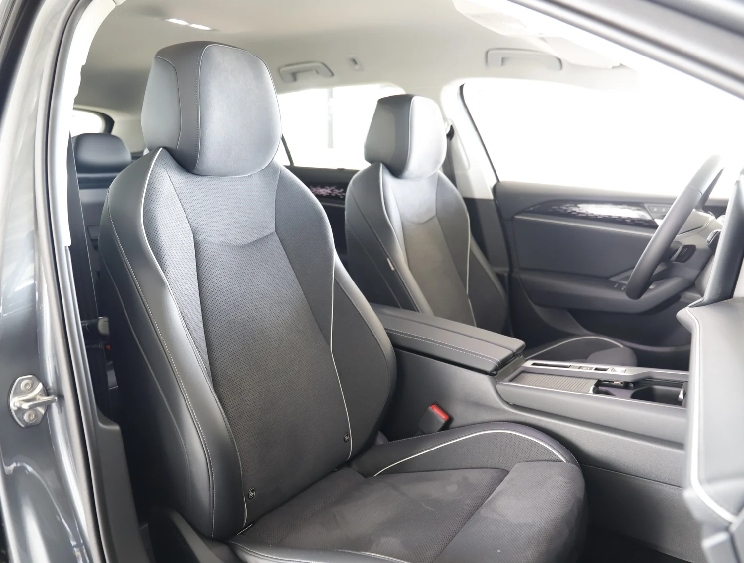 Bild eines VW Passat Variant Business eTSI DSG