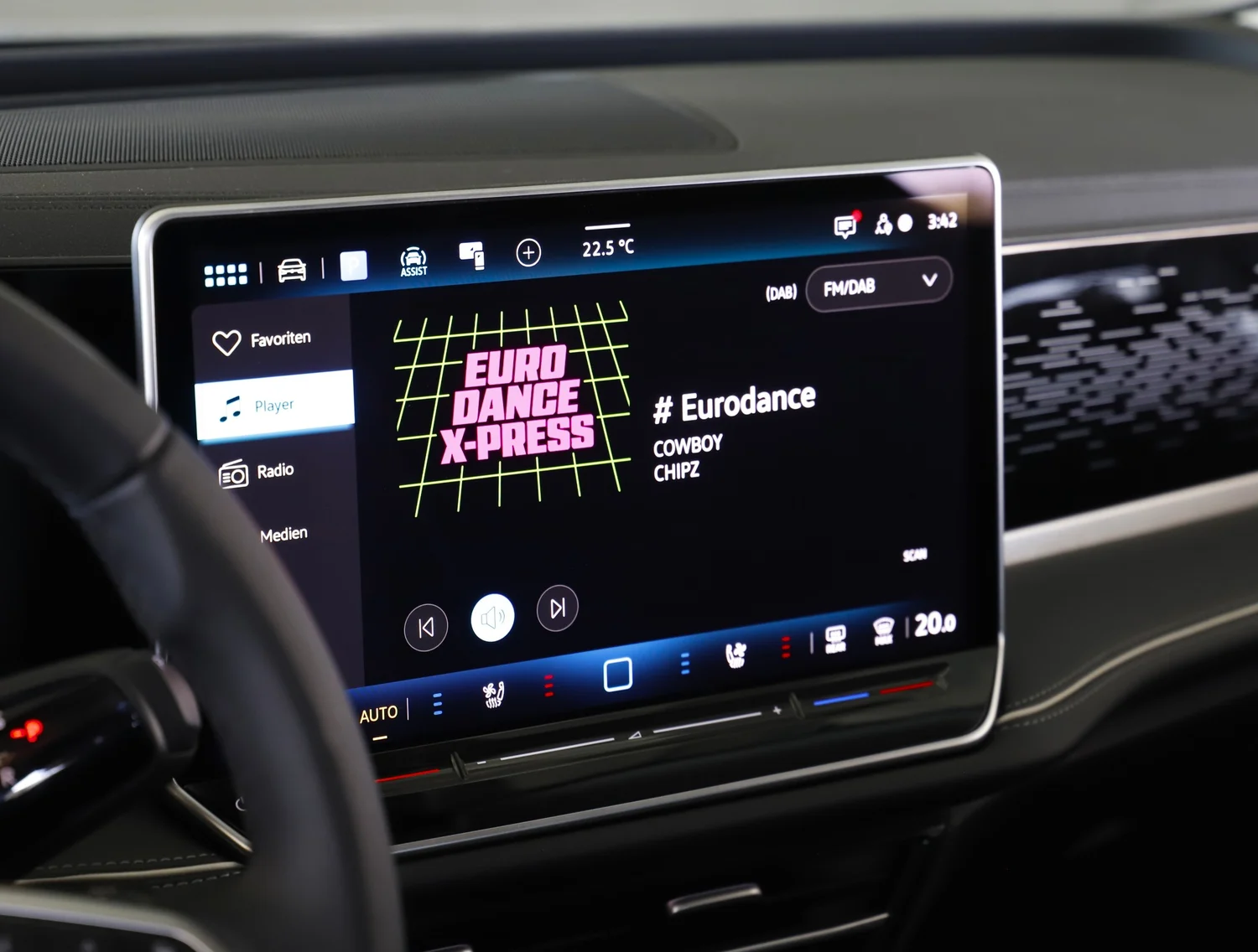 Bild eines VW Passat Variant Business eTSI DSG