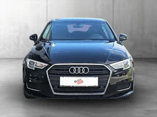 Audi A3 Sportback SB 1.6 TDI intense in brillantschwarz Klar