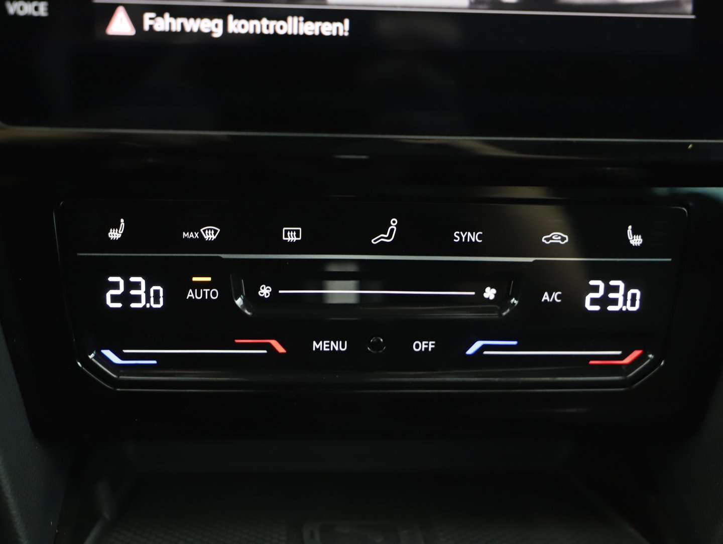 VW Passat Variant Business TDI DSG | Bild 16 von 22