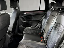 VW Tiguan R-Line TSI DSG in Deep Black Perleffekt