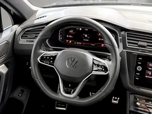 VW Tiguan R-Line TSI DSG in Deep Black Perleffekt