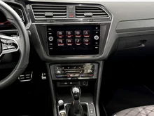 VW Tiguan R-Line TSI DSG in Deep Black Perleffekt