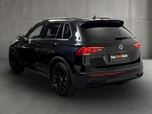 VW Tiguan R-Line TSI DSG in Deep Black Perleffekt
