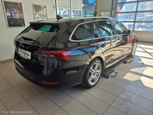 Škoda Octavia Combi 4x4 Style TDI DSG in Black-Magic Perleffekt