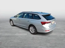 Škoda Octavia Combi 4x4 Ambition TDI DSG in 8E Brilliant-Silber Metallic