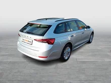 Škoda Octavia Combi 4x4 Ambition TDI DSG in 8E Brilliant-Silber Metallic