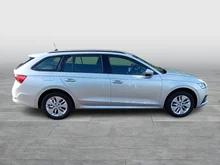 Škoda Octavia Combi 4x4 Ambition TDI DSG in 8E Brilliant-Silber Metallic