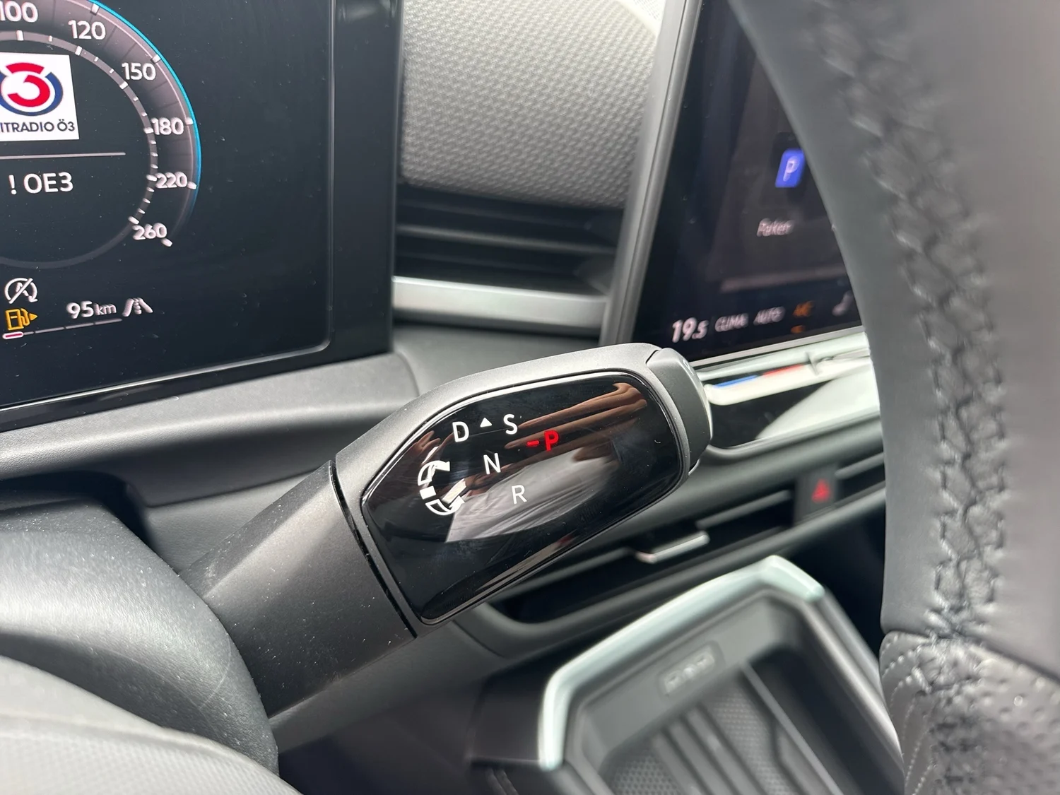 Bild eines VW T-Roc R-Line eTSI DSG
