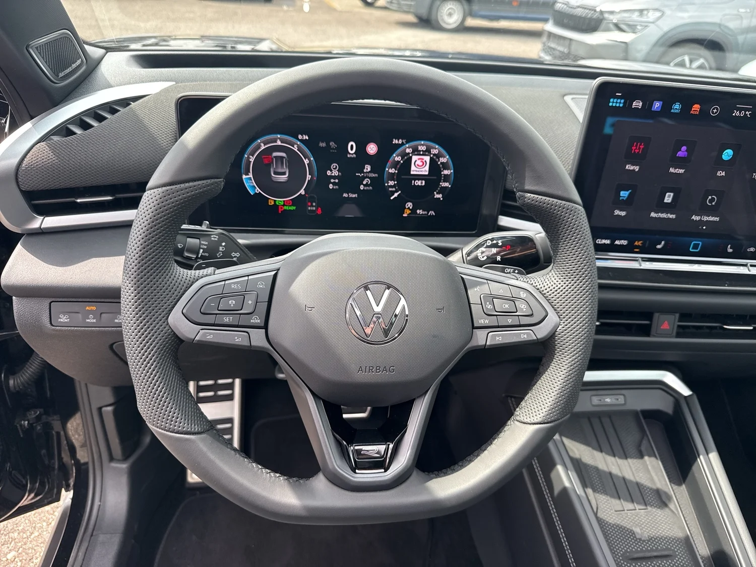 Bild eines VW T-Roc R-Line eTSI DSG