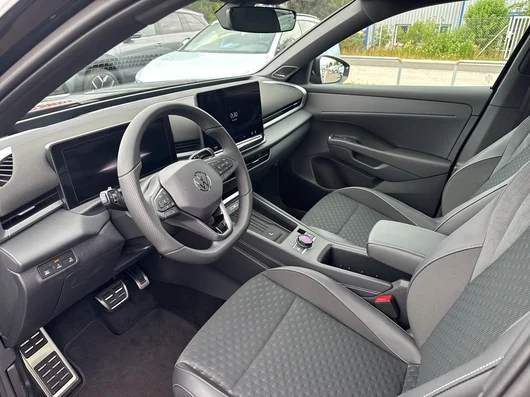 Bild eines VW T-Roc R-Line eTSI DSG