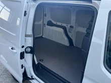 VW Caddy Cargo Maxi TDI in Candy-Weiß