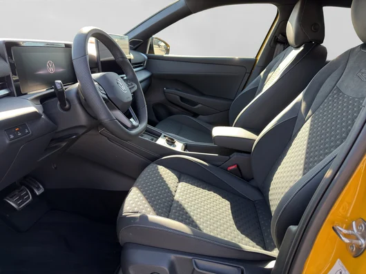 Bild eines VW T-Roc R-Line eTSI DSG